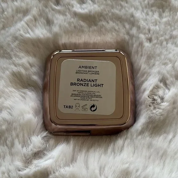 HOURGLASS Ambient Lighting Bronzer